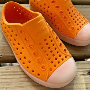 Native shoes Orange Jefferson Glow Kid C7 slip on